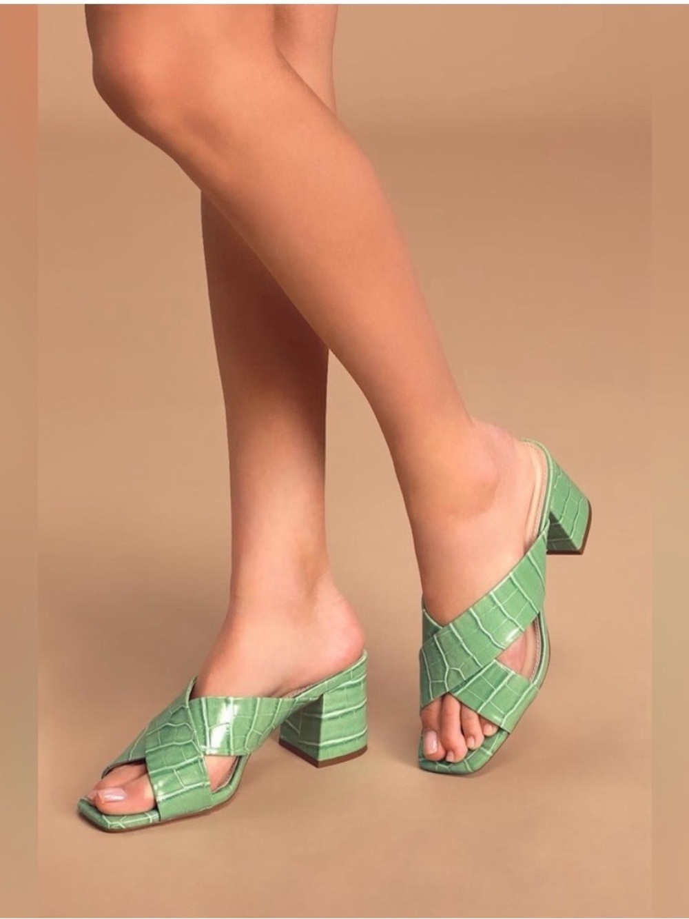 Lulu's 7.5  Ybarra light green Croc-Embossed Block Heel Mules shoes